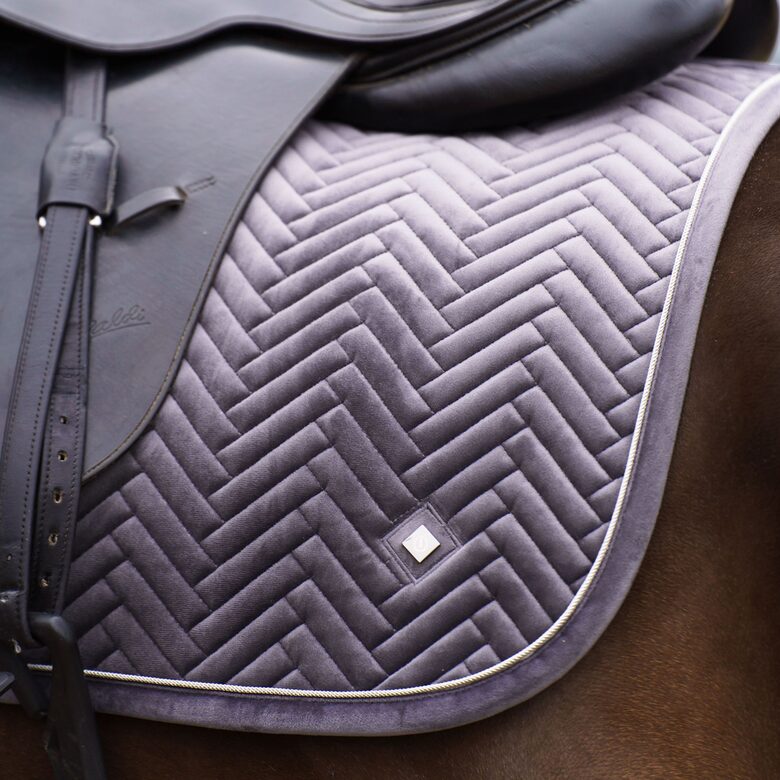 Iejādes sviedrene Shadow Tornado